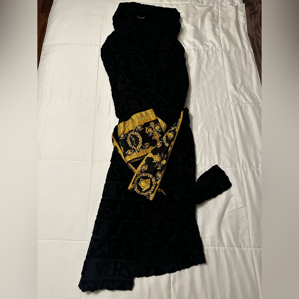 Versace Men's Barocco Sleeve Robe, XXL, Black, Like New